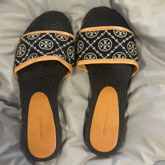 Tory Burch sandals only wore once - Picture 1 of 2
